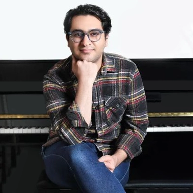 علی زاهدی پور - استاد ساز پیانو در اصفهان