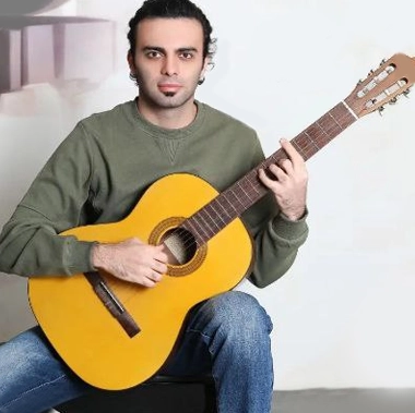 هومن قدیری - استاد ساز گیتار در اصفهان